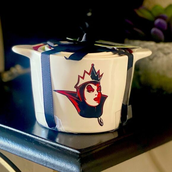 New Rae Dunn x Disney Villains Measuring Cup Set - Picture 1 of 6